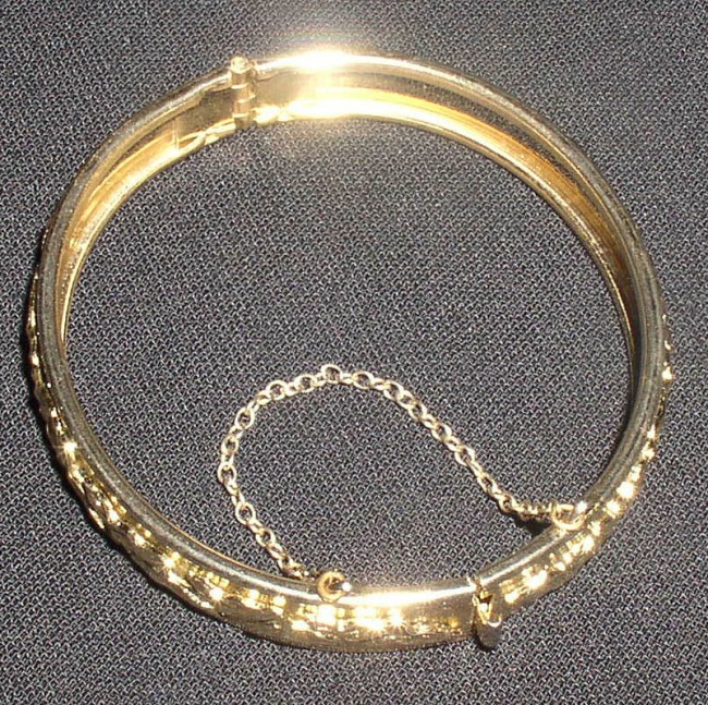 Whiting & Davis Goldtone Hinged Cuff Bangle Bracelet 3