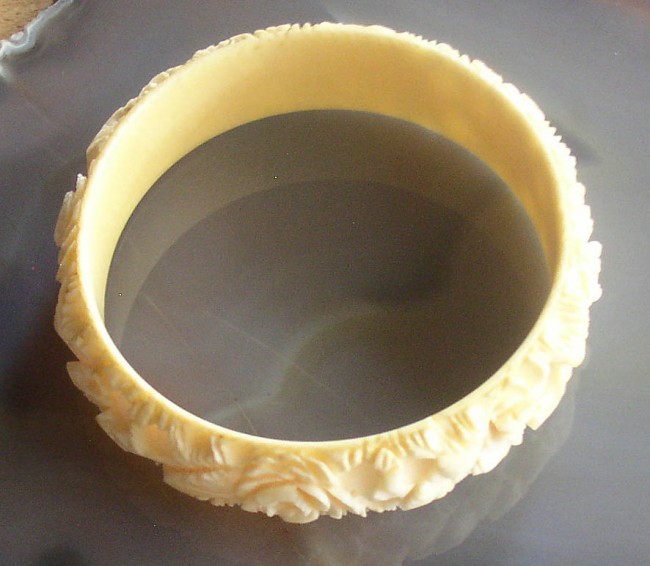 Vintage Carved Flowers Celluloid Bangle Bracelet 2