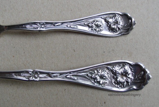 Carnation Serving Pieces 3