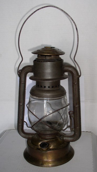 Dietz Lantern 2