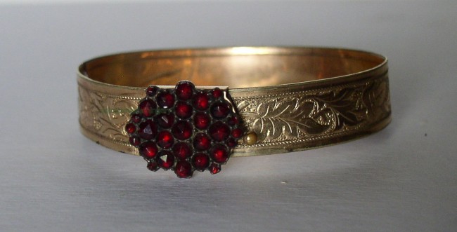 Gold Garnet Bracelet 1