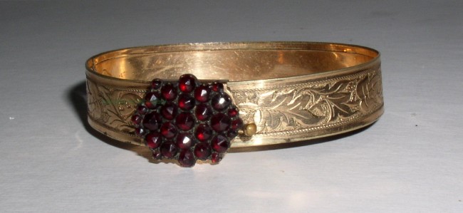 Gold Garnet Bracelet 2
