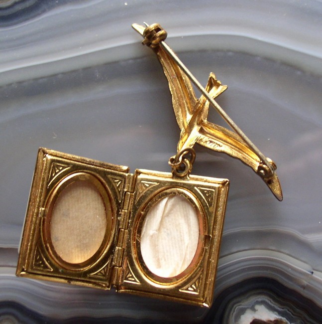 Coro Pin with Photo Locket 5