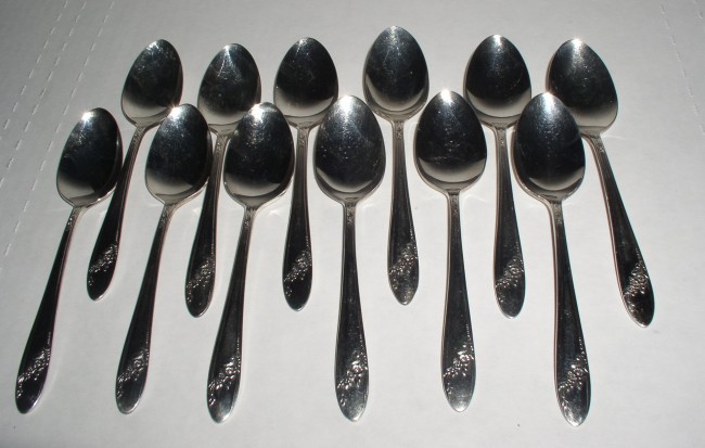 Queen Bess Teaspoons Lot of 8 1