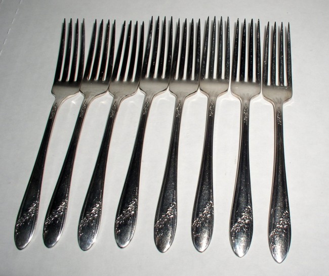 8 Queen Bess Forks 1