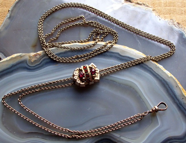 Ladies Garnet Slice Chain 2