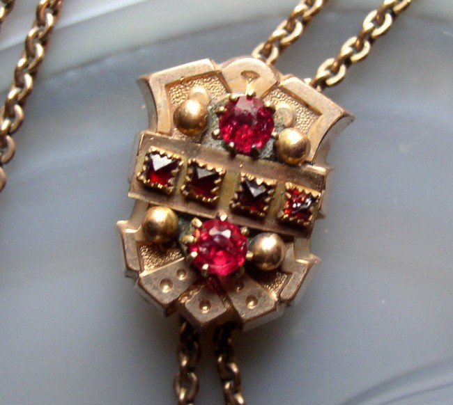 Ladies Garnet Slice Chain 4