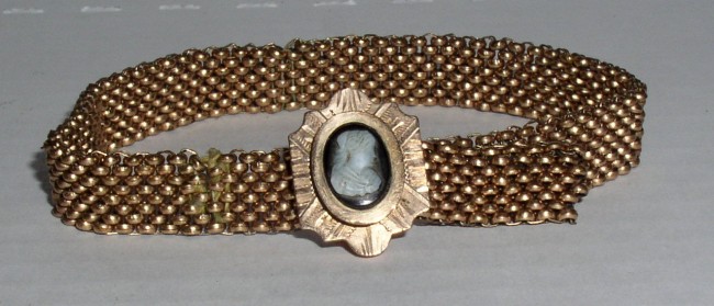 Mesh Bracelet With Cameo 2