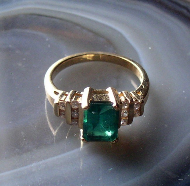 Gold Emerald Solitaire Ring 4