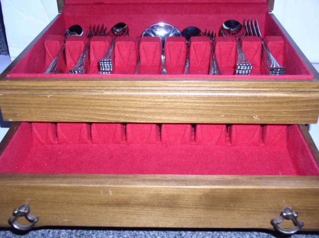 Spring Glen Flatware And Case 4