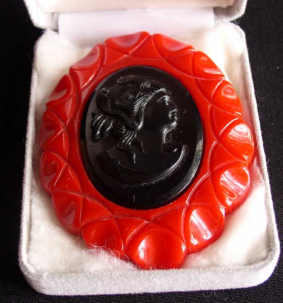 bakelite cameo 1