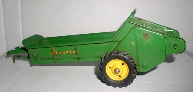 Deere Steel Wheels Long Lever Spreader 2