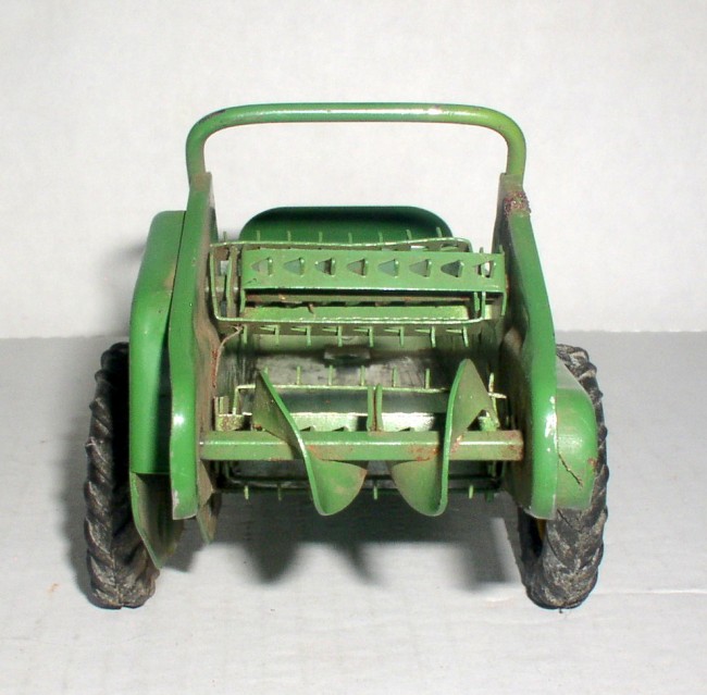 Deere Steel Wheels Long Lever Spreader 4