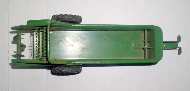 Deere Steel Wheels Long Lever Spreader 6