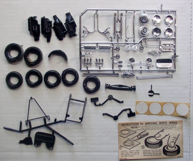 AMT 232 '32 Ford V-8 Kit 3