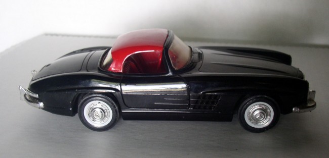 Hubley Mercedes 300SL Friction Car 1