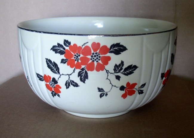 Hall Radiance Red Poppy 8 7/8" Mixing Bowl 3