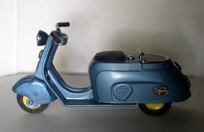 Bandai Silver Pigeon Vespa Scooter 2