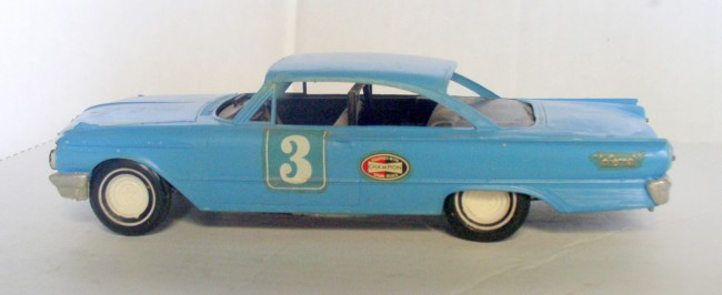1961 Ford Sunliner 1