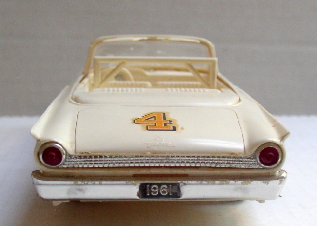 1961 Ford Sunliner 4