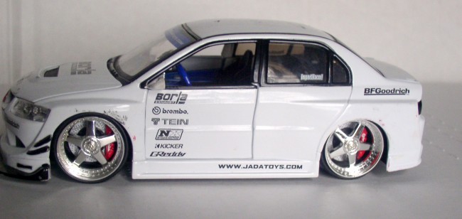 Mitsubishi Lancer Evolution VIII 2