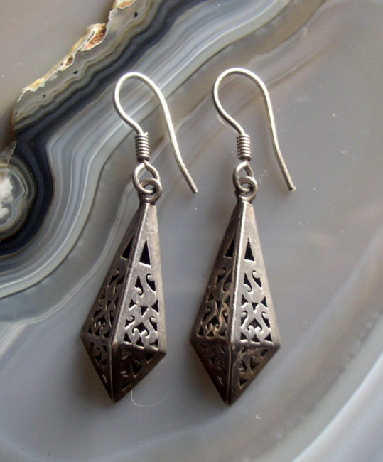 TM214 Earrings 1