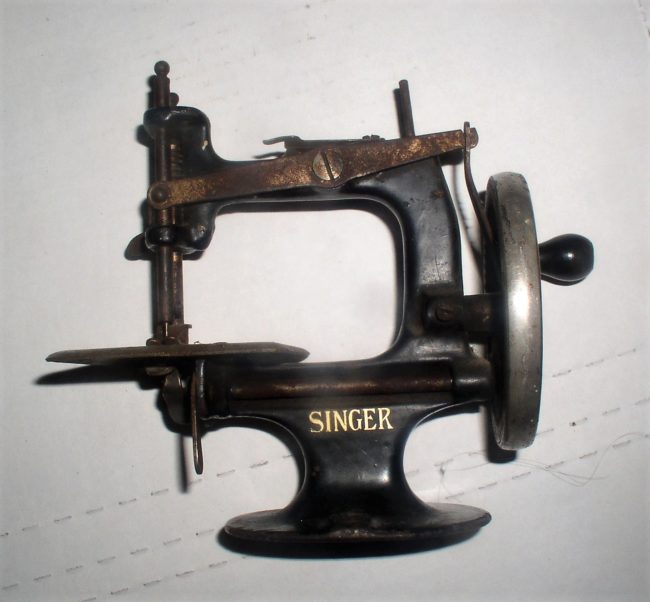 Singer 4