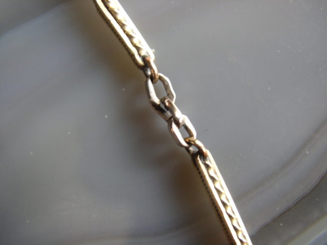 Chain with bent links 3