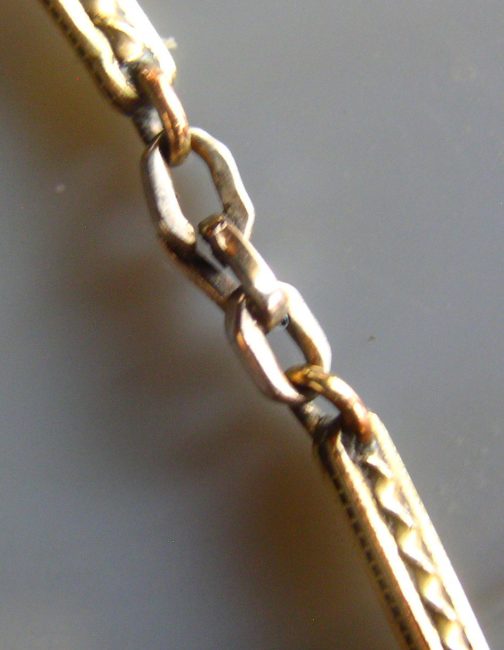 Chain with bent links 4