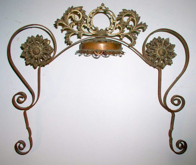 Hanging Oil Lamp Frame 1